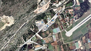 Zemljišče na atraktivni lokaciji ob glavni cesti v Trogirju